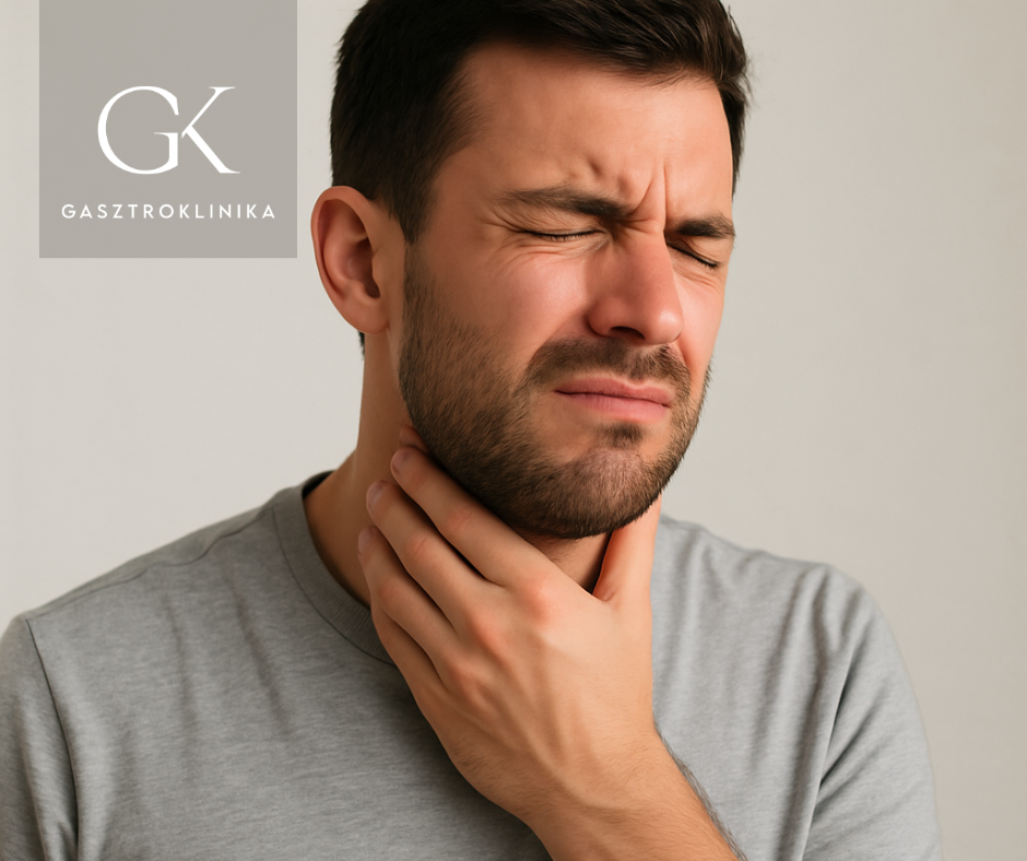 Fiatal férfi nyelési nehézséggel, falatelakadás miatt fogja a torkát – eosinophil oesophagitis tünete lehet.